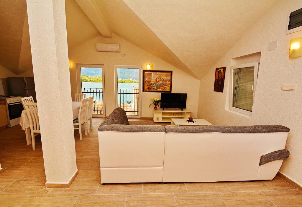 Apartments Bella Di Boka Tivat Luaran gambar