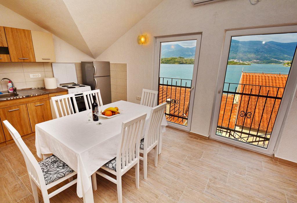 Apartments Bella Di Boka Tivat Luaran gambar