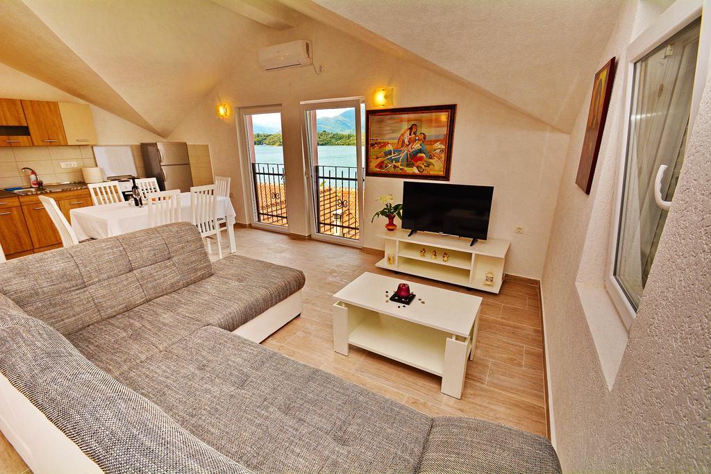 Apartments Bella Di Boka Tivat Luaran gambar