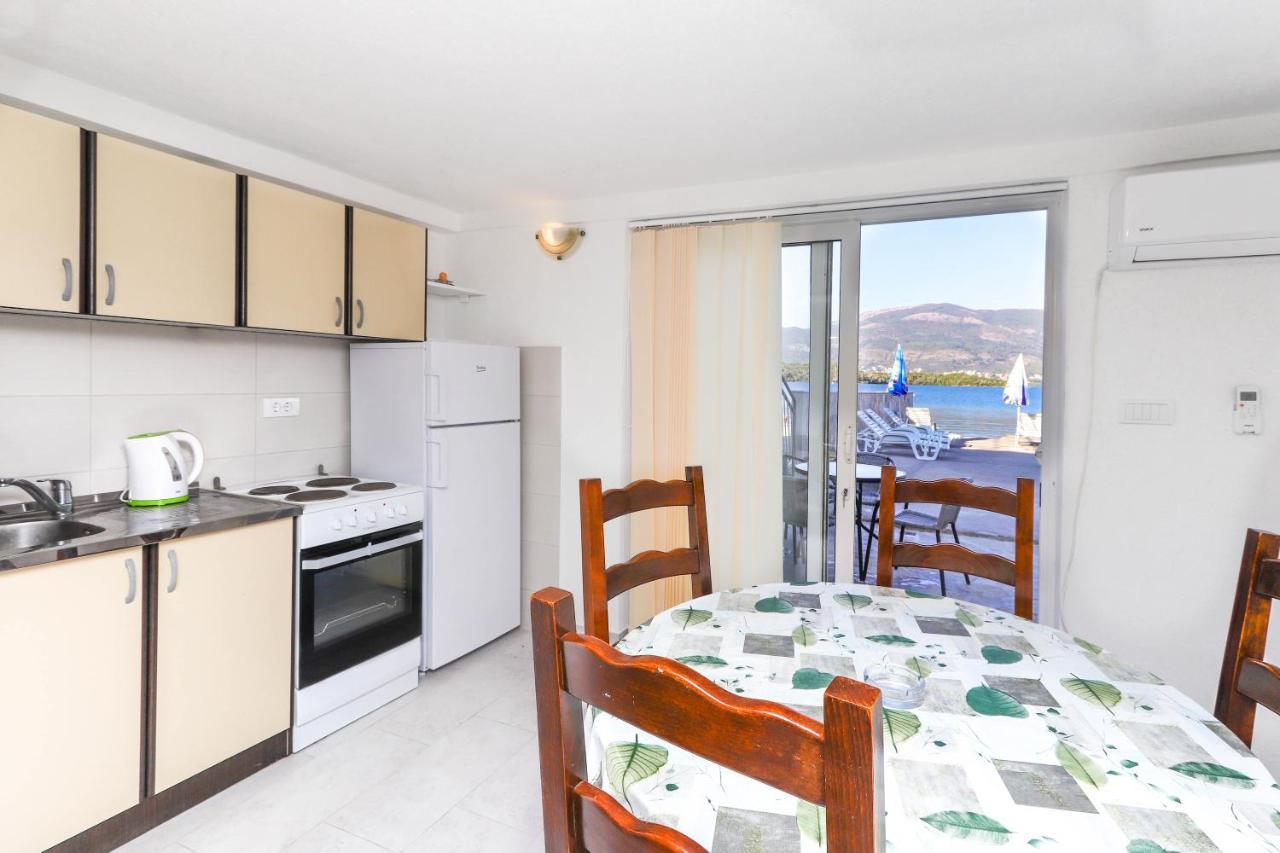 Apartments Bella Di Boka Tivat Luaran gambar