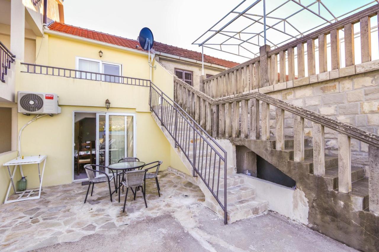 Apartments Bella Di Boka Tivat Luaran gambar