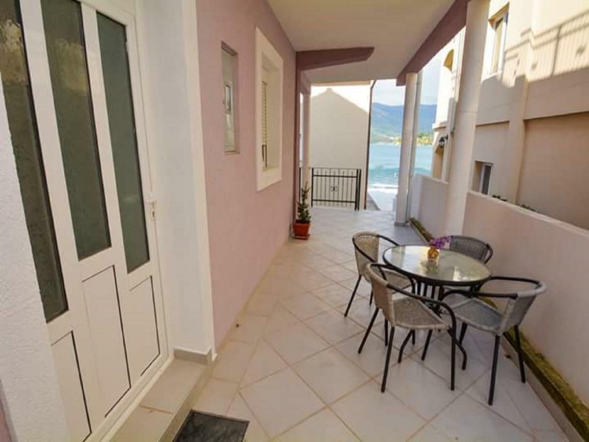 Apartments Bella Di Boka Tivat Luaran gambar